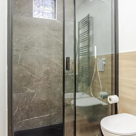 Apartment Lele Bilocale Nel Centro Citta 900m Dalla Stazione