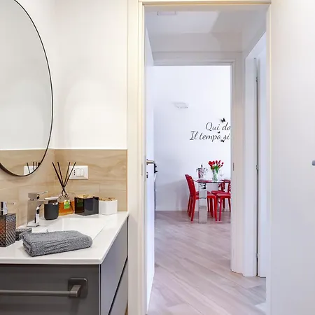Lele Bilocale Nel Centro Citta 900m Dalla Stazione Apartment *