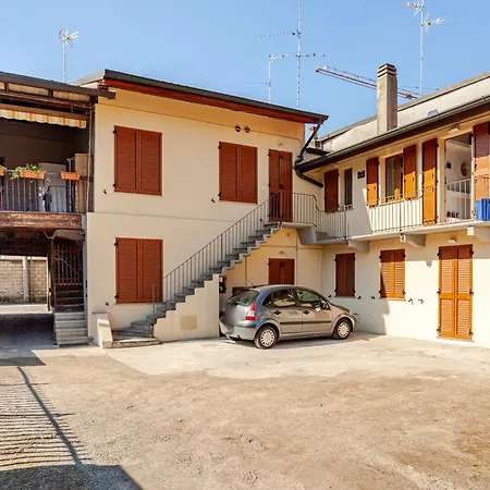 Apartment Lele Bilocale Nel Centro Citta 900m Dalla Stazione